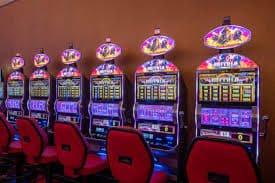 Video slot bonus round screen with free spins feature active on 639jl club mobile